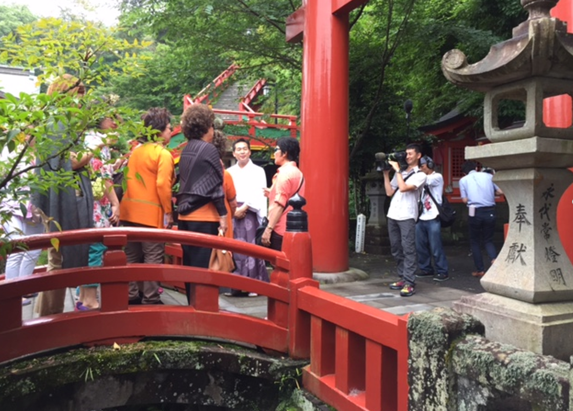 祐徳稲荷神社には、毎日多くのタイ人が赤い鳥居の前で記念撮影