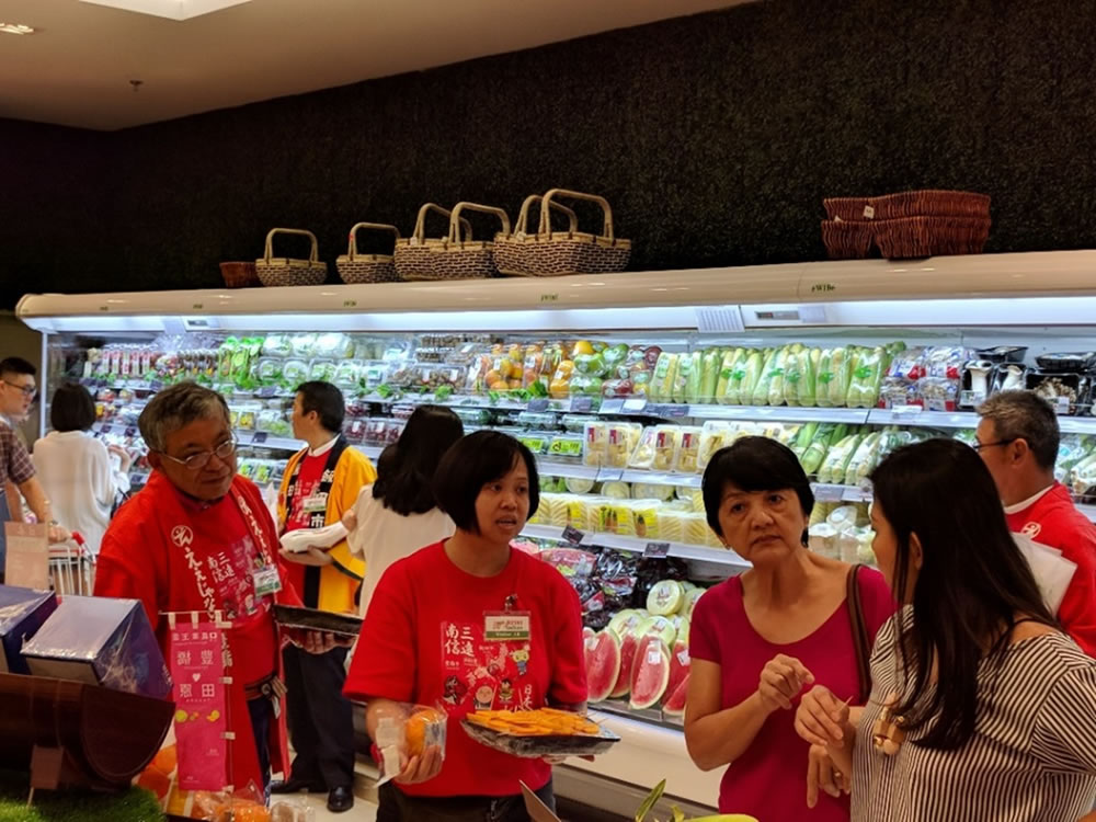 2017年11月現地スーパーにおける試食販売の様子